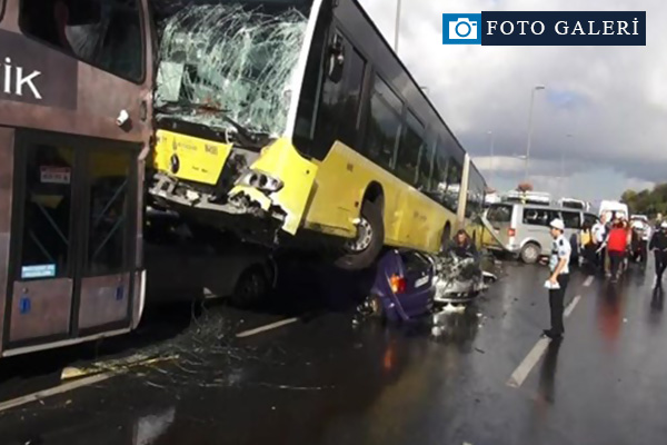 İstanbul'da metrobüs kazası