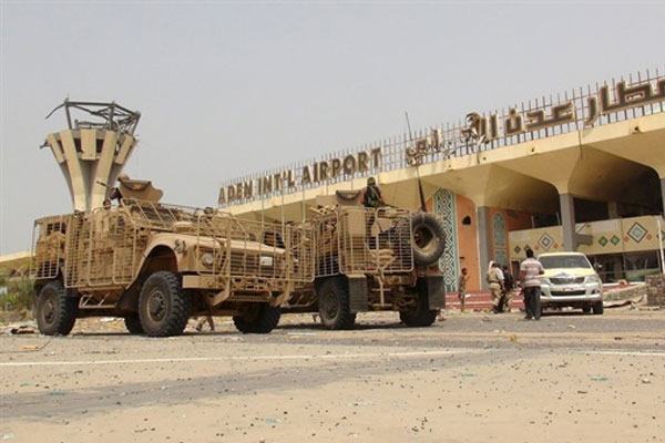 4 ay sonra ilk uçak indi