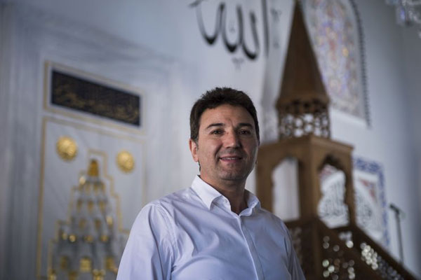 Engellenmek istenen cami yarın açılıyor