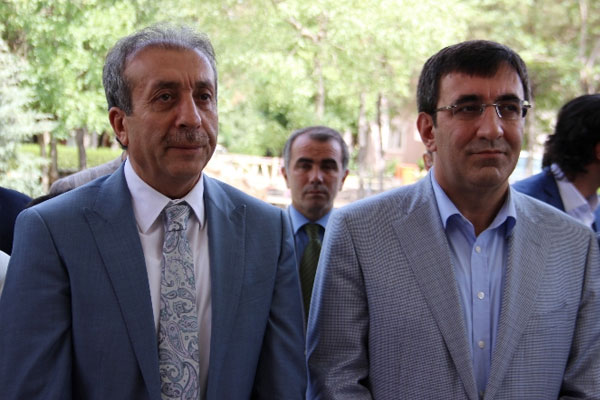 Bakanlar vatandaşlarla bayramlaştı