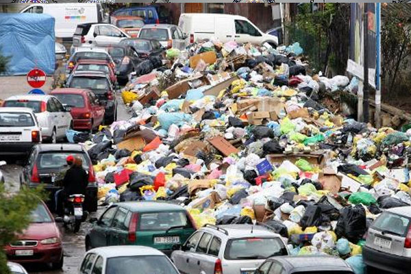 AB'ye İtalya'dan çöp cezası