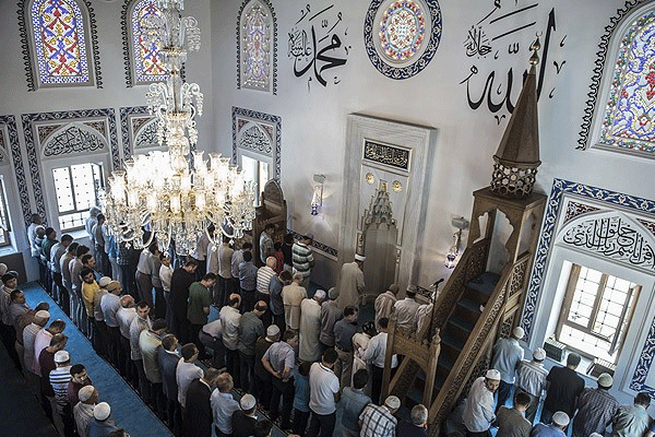 Validebağ ibadete açıldı