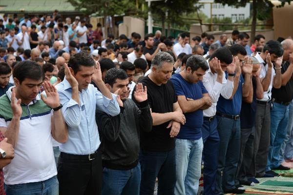 Azerbaycan'da bayram bugün başladı