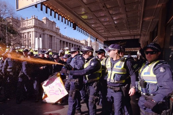 İslamofobik yürüyüşe izin verilmedi