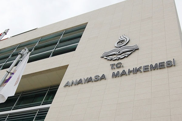 Davutoğlu'nun Başdanışmanı'ndan dershane kararına tepki