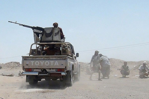 Yemen'de Halk Direniş güçleri 3 bölgeyi ele geçirdi