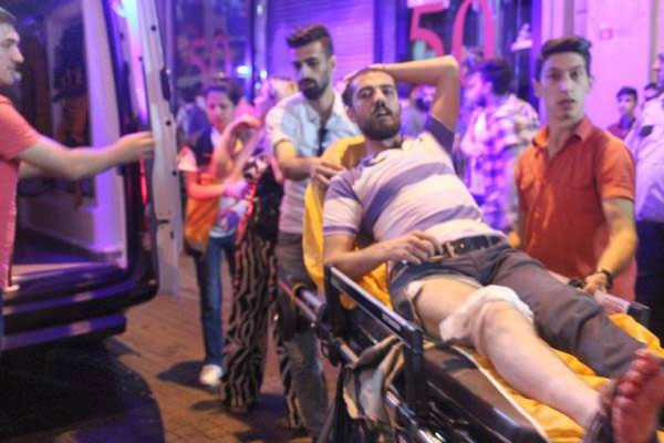 Taksim'de silahlı kavga: 5 yaralı
