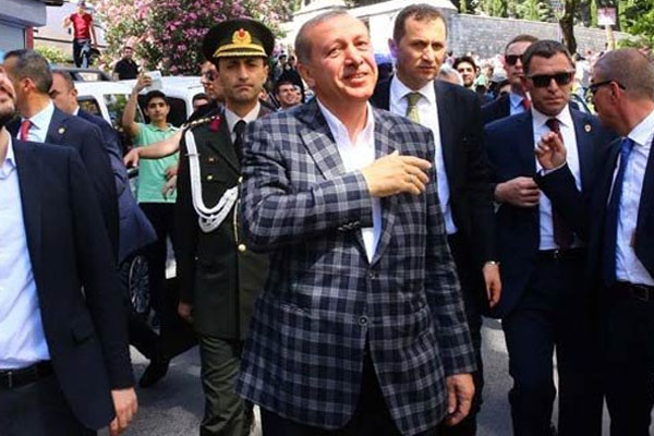 Erdoğan yurda döndü