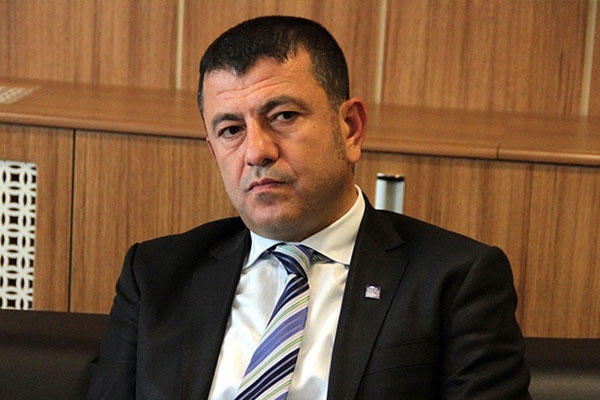 Fidan ve Öztürk'e istifa çağrısı