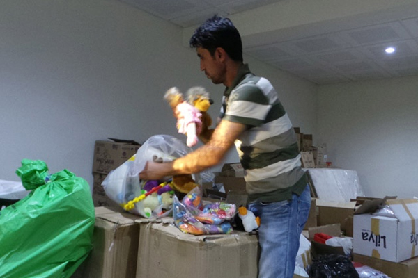 'Oyuncaklar Kobani'ye ulaştırılacak'