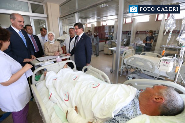 Başbakan Davutoğlu yaralıları ziyaret etti