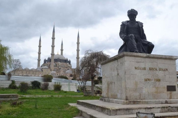 Selimiye Camii iki ülkeden görünecek