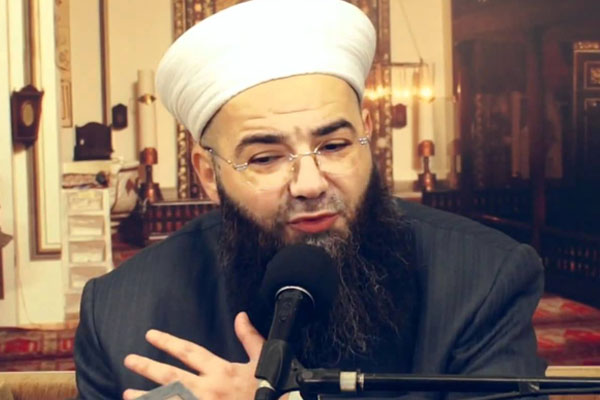 Cübbeli Ahmet Humeyni'den alıntı yaptı mı?