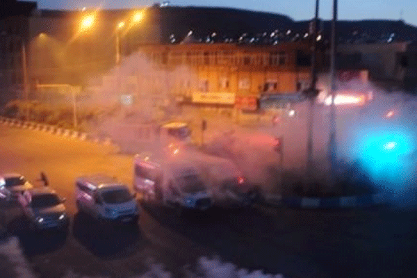 Hükümet konağı ve karakola saldırı