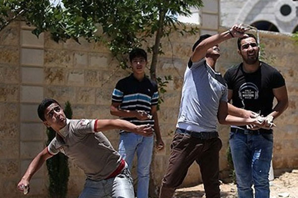 Taş atana 20 yıl hapis