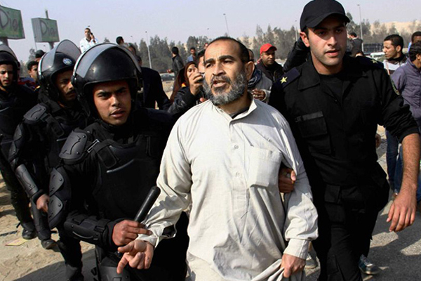 Mursi yandaşlarına 20 gözaltı