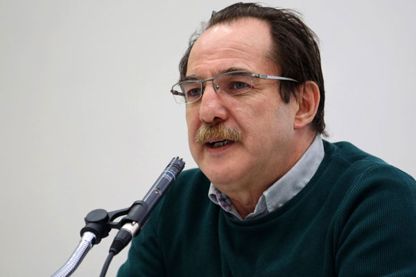 Tezcan'dan sert toplum yazısı