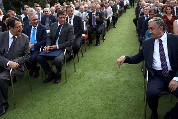 'Kıbrıs halkları arasında köprüleri kuramadık'