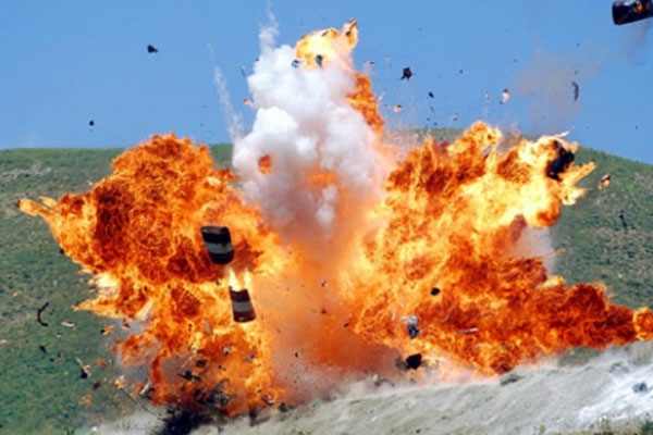 Define ararken patlama: 2 ölü