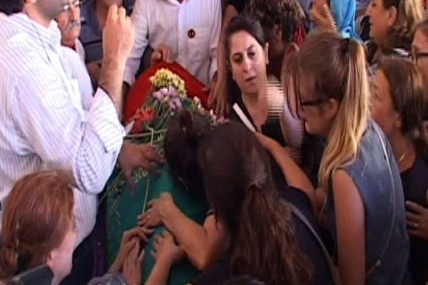 Suruç’ta ölen genç kız İstanbul’da toprağa verildi