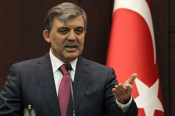 Gül, Twitter hesabını yeniledi