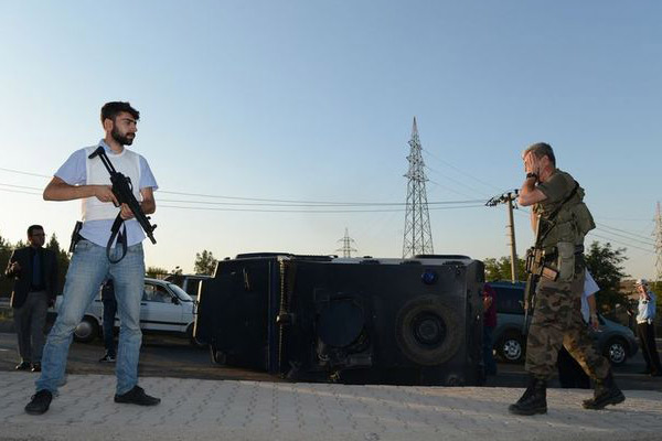 Diyarbakır'da 6 polis yaralandı