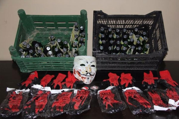 5 bomba ve 74 molotof ele geçirildi