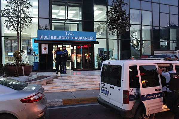 Şişli Belediyesi öğrencilerin bursunu kesti