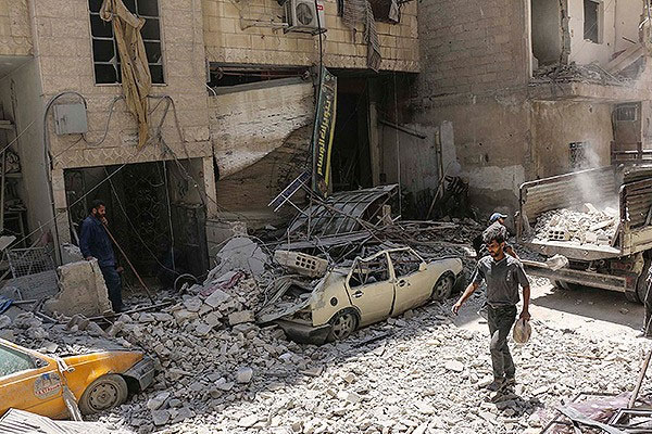 Rejim güçleri saldırdı: 44 ölü