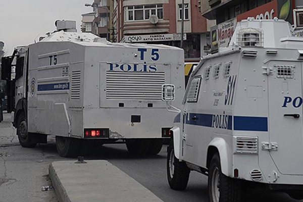 İzmir'de PKK üyelerine gözaltı