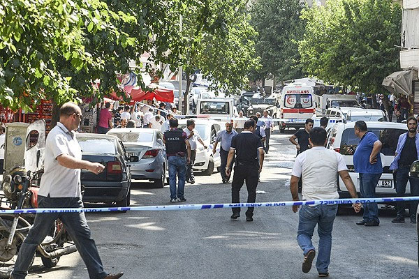 Diyarbakır'daki polis saldırısına 17 gözaltı