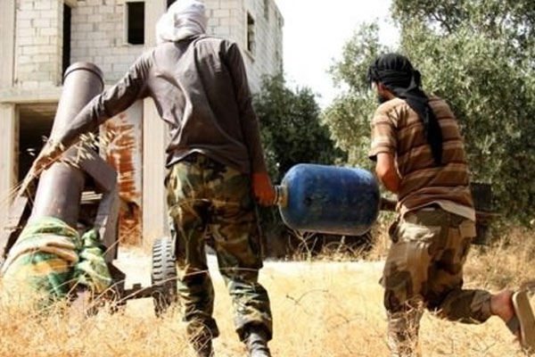 Muhalifler Hizbullah'la savaşıyor