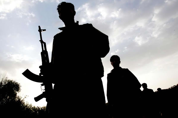 PKK şimdi de sağlık görevlilerini kaçırdı