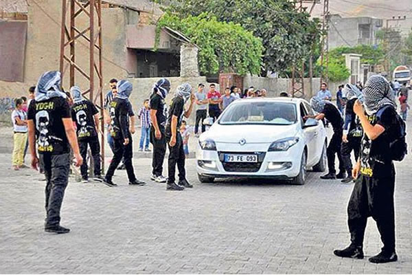 PKK, Diyarbakır'da bir polisi kaçırdı