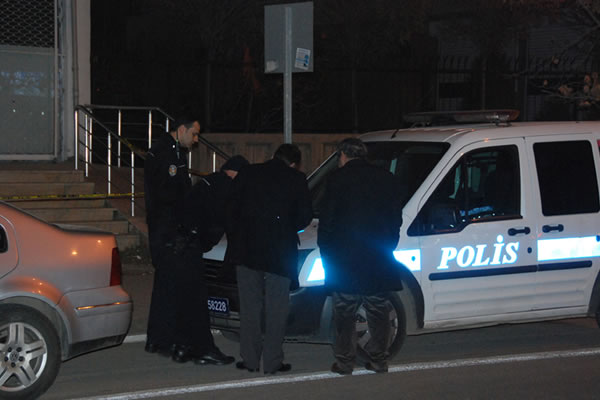 Batman'da Kaymakamlığa saldırı: 2 yaralı