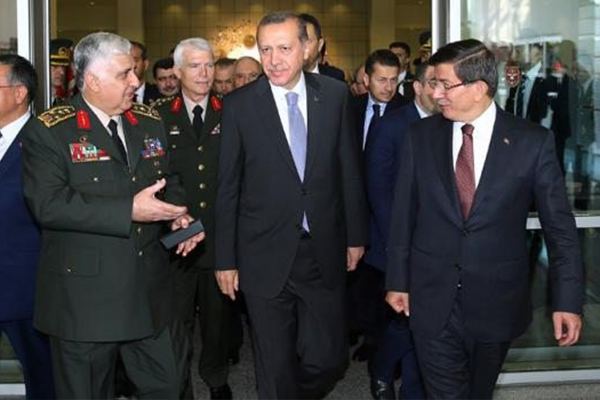 Erdoğan, Davutoğlu ve Özel ile görüştü