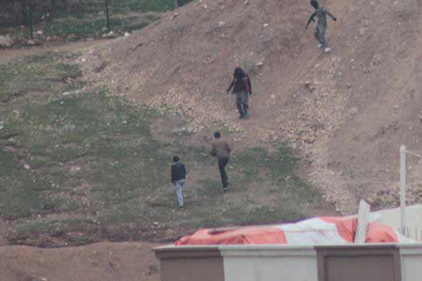 PKK'lılar hendek kazdı