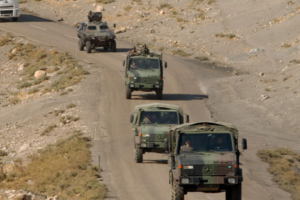 Lice'de saldırı: 2 asker hayatını kaybetti