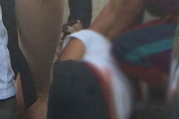 Döner bıçağı ile boğazını kesti