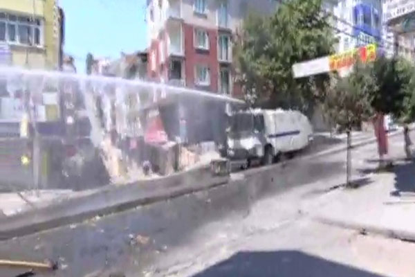 Gazi Mahallesi'nde polis müdahalesi