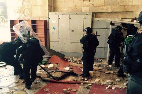 İsrail polisi Mescid-i Aksa'ya böyle girdi