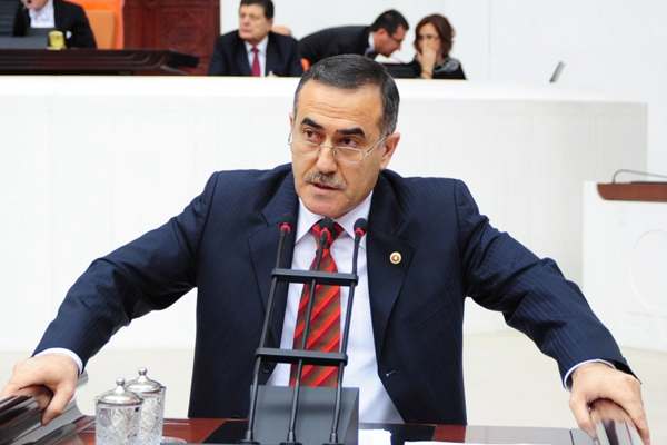 Özkes'ten CHP'ye salvolar