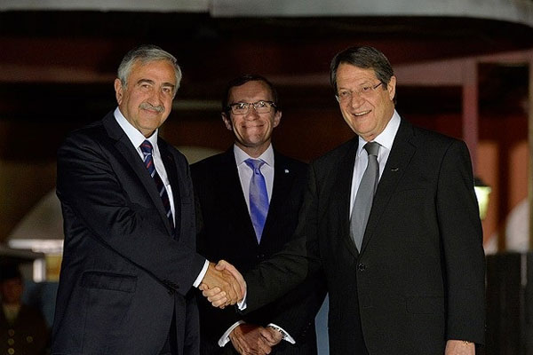 Akıncı ile Anastasiadis buluştu