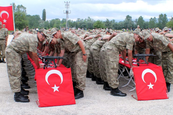 'Bedelli askerlik' kanun teklifi TBMM'de