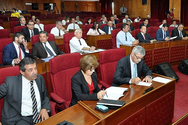 KKTC'de koalisyon güvenoyu aldı