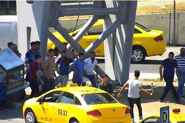 İstanbul'da zabıtaya bıçaklı saldırı