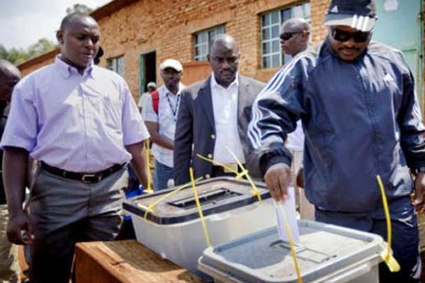 Burundi'de meclis açıldı, muhalefet boykot etti