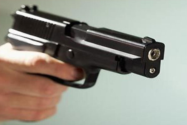 İzmir'de kışlaya saldırı