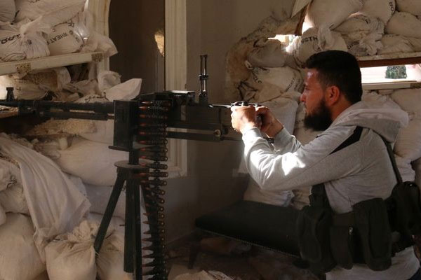 Muhalifler İdlib ve Hama'da ilerliyor