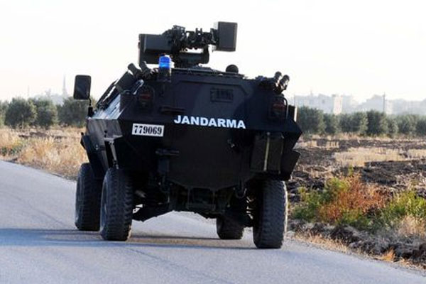 Zırhlı araçlar devriyelerini arttırdı